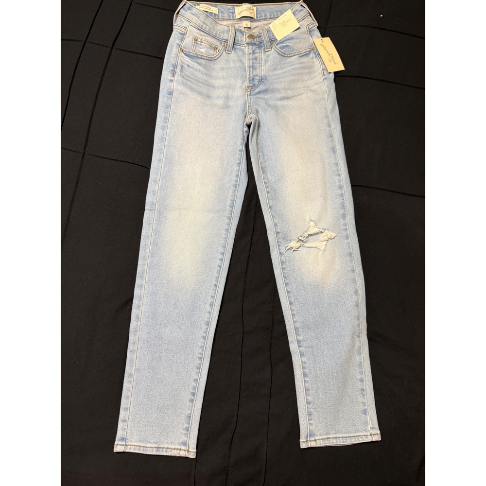 Universal Thread 80s Slim Jeans Womens 2R Light Wash Distressed Mid Rise Denim